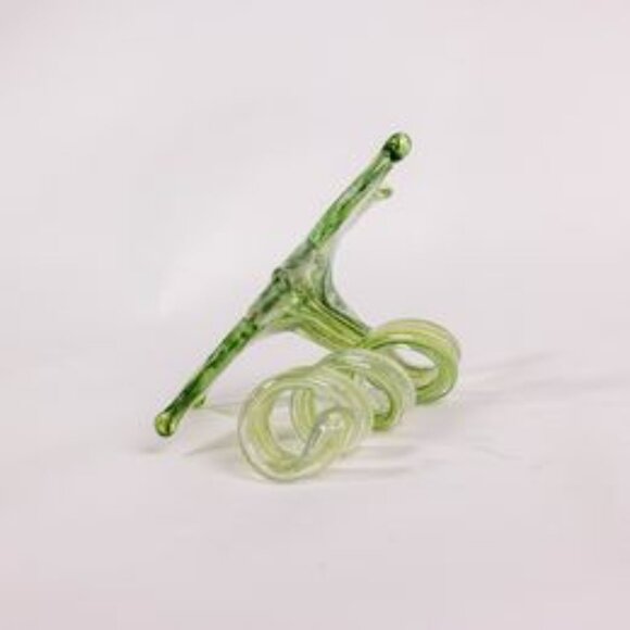 Blown Glass 6 Petal flower Green twisted stem and flecks - Picture 8 of 10